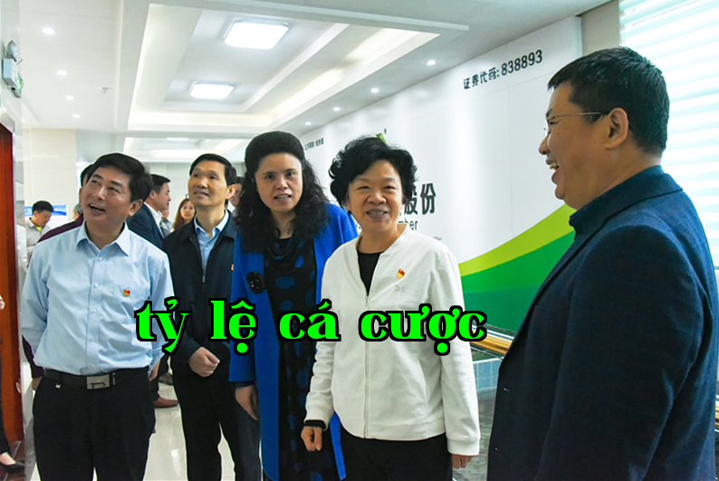 Ủy viên Thường vụ Thành ủy Gia An, Chủ tịch Công đoàn Thành phố Tào Ngọc Lan đến thăm và hướng dẫn công việc tại công ty của chúng tôi.